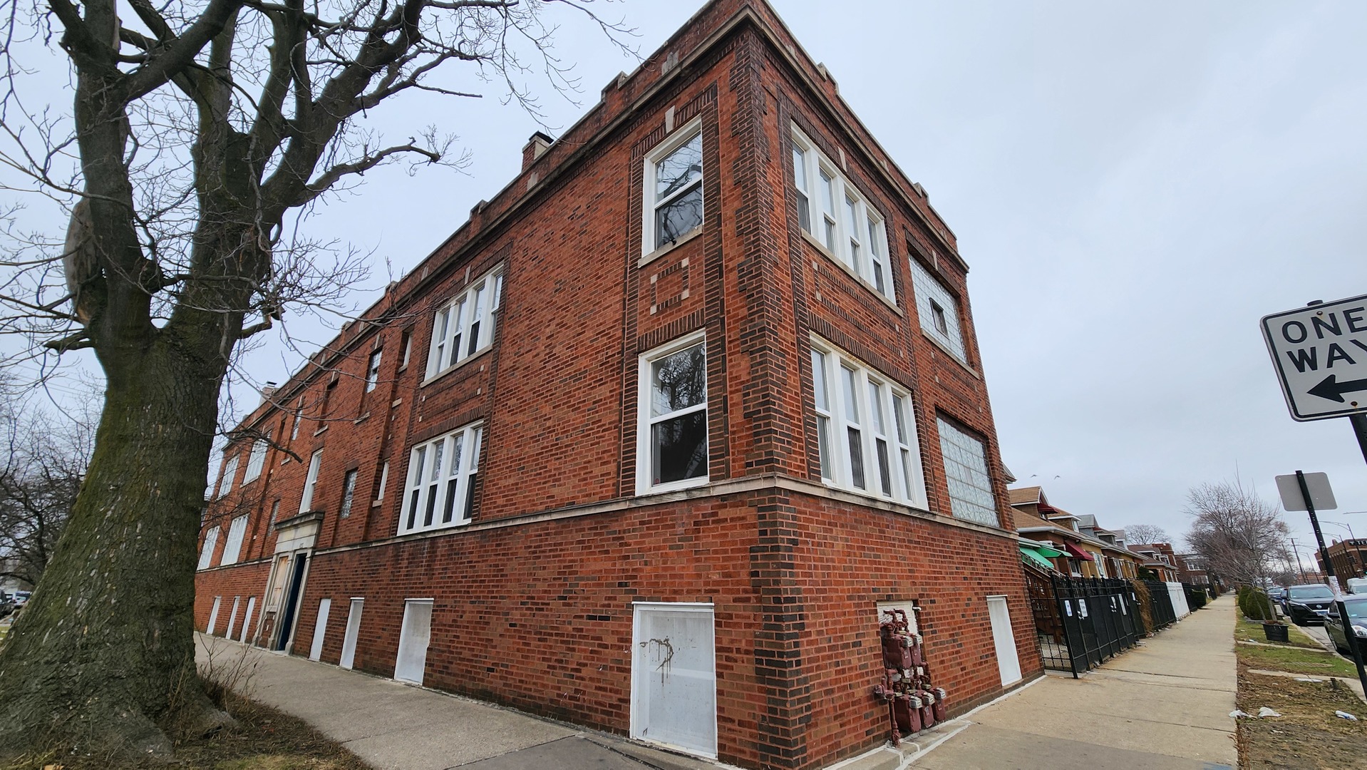 4355 W Le Moyne Street