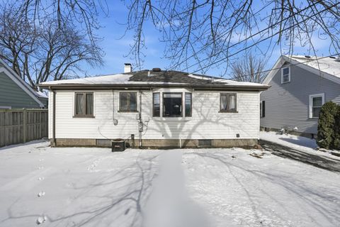 Tiny photo for 537 E 161st Place, South Holland, IL 60473 (MLS # 12558022)