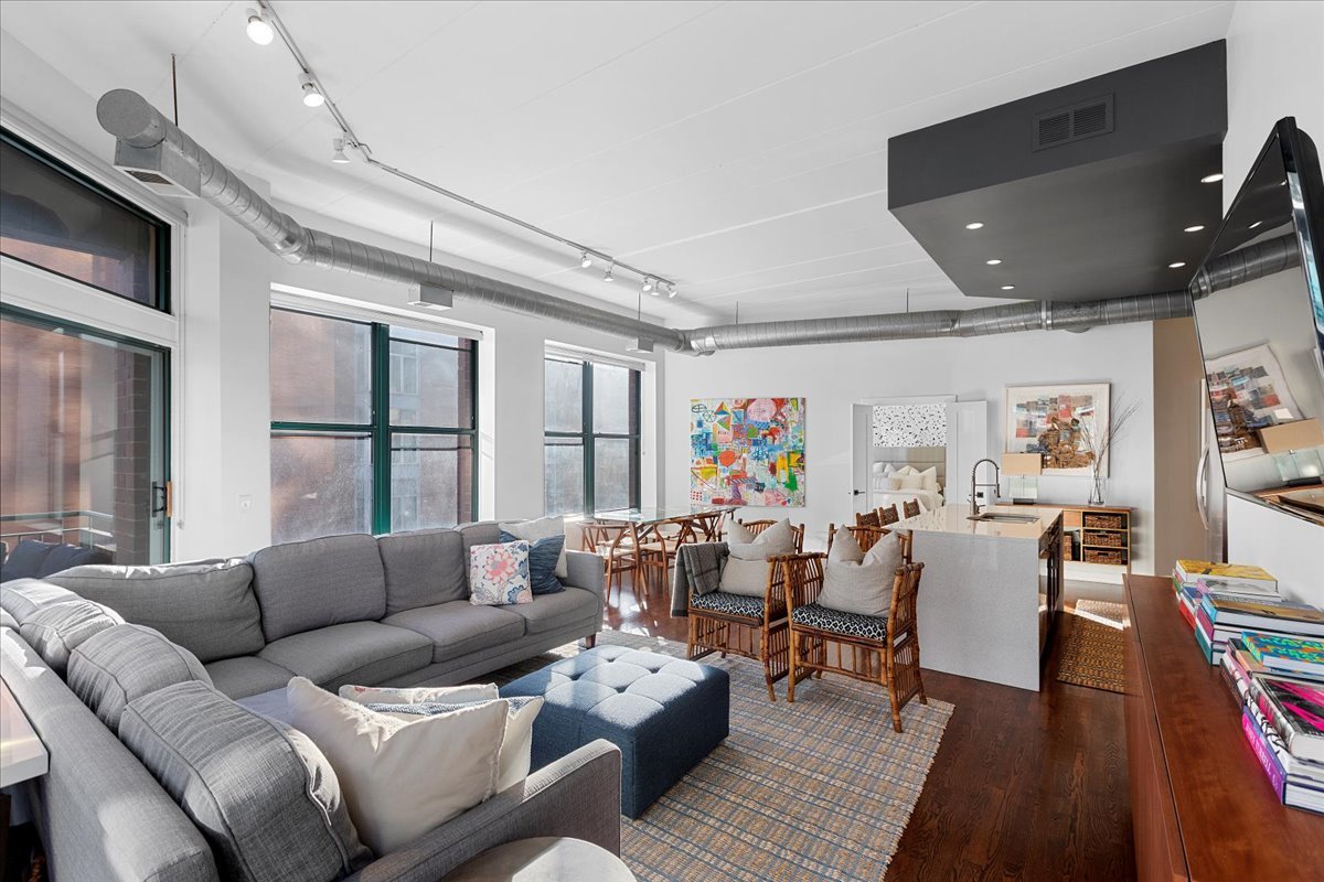 936 W Madison Street 4C