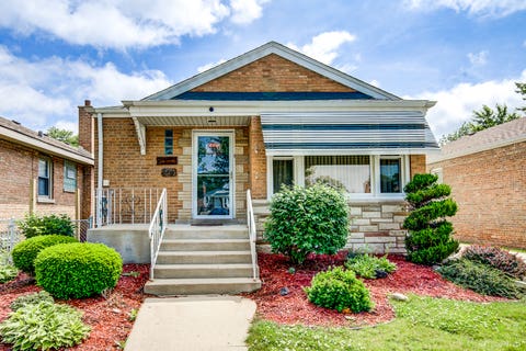 Photo of 9005 S Utica Avenue, Evergreen Park, IL 60805 (MLS # 12677633)