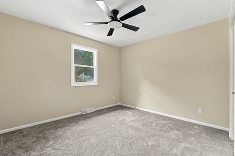 Tiny photo for 3323 Kimberly Downs Road, Davenport, IA 52722 (MLS # 12759676)