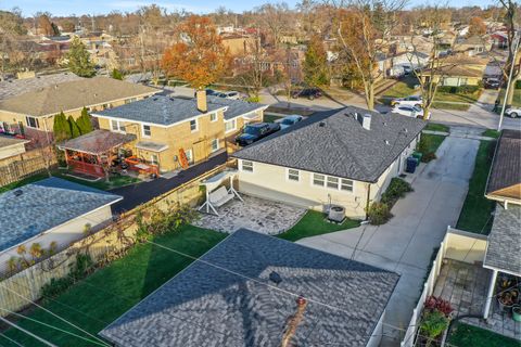 A home in Oak Lawn