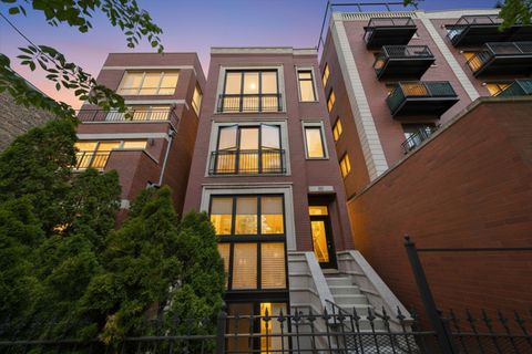 Photo of 823 N Marshfield Avenue #1, Chicago, IL 60622 (MLS # 12644985)