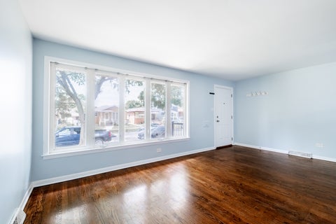 Tiny photo for 11233 S Whipple Street, Chicago, IL 60655 (MLS # 12714568)