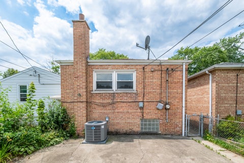 Tiny photo for 11233 S Whipple Street, Chicago, IL 60655 (MLS # 12714568)