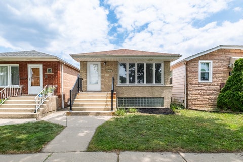 Tiny photo for 11233 S Whipple Street, Chicago, IL 60655 (MLS # 12714568)