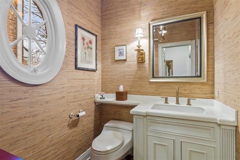 Tiny photo for 852 Gloucester Xing Xing, Lake Forest, IL 60045 (MLS # 12607015)