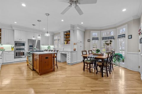 Tiny photo for 852 Gloucester Xing Xing, Lake Forest, IL 60045 (MLS # 12607015)