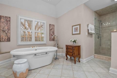 Tiny photo for 852 Gloucester Xing Xing, Lake Forest, IL 60045 (MLS # 12607015)