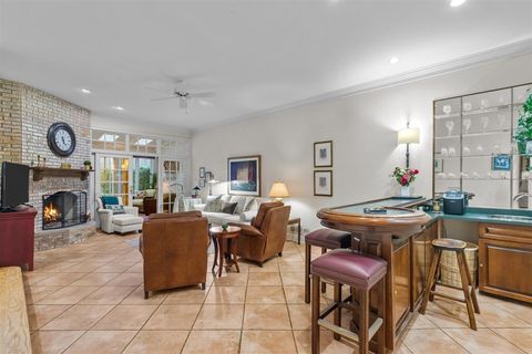 Tiny photo for 852 Gloucester Xing Xing, Lake Forest, IL 60045 (MLS # 12607015)