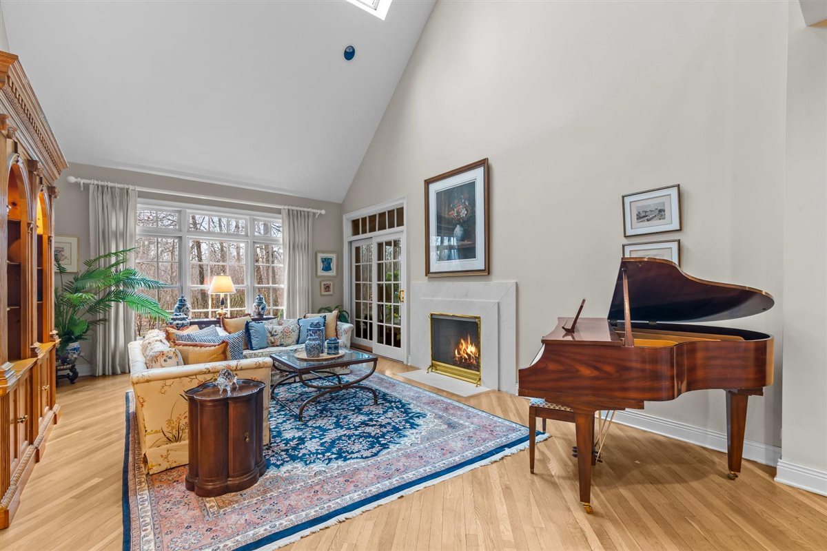 852 Gloucester Crossing