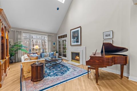 Tiny photo for 852 Gloucester Xing Xing, Lake Forest, IL 60045 (MLS # 12607015)