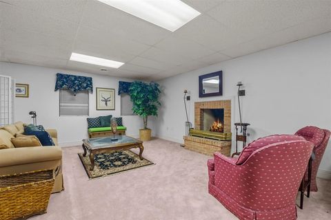 Tiny photo for 852 Gloucester Xing Xing, Lake Forest, IL 60045 (MLS # 12607015)