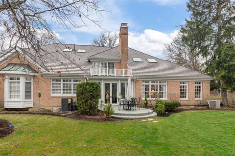 Tiny photo for 852 Gloucester Xing Xing, Lake Forest, IL 60045 (MLS # 12607015)