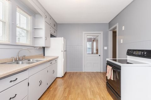 Tiny photo for 1014 N Mill Street, Pontiac, IL 61764 (MLS # 12516669)