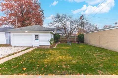 Tiny photo for 1014 N Mill Street, Pontiac, IL 61764 (MLS # 12516669)