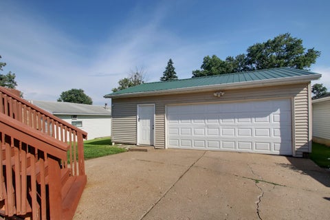 Tiny photo for 1803 Jefferson Street, Quincy, IL 62301 (MLS # 100539110)
