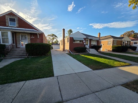 Tiny photo for 230 Bellwood Avenue, Bellwood, IL 60104 (MLS # 12778900)