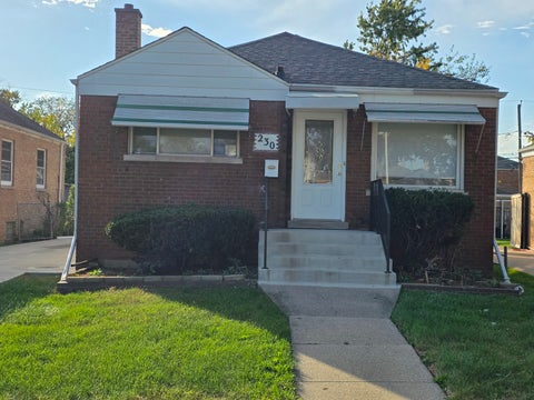Tiny photo for 230 Bellwood Avenue, Bellwood, IL 60104 (MLS # 12778900)
