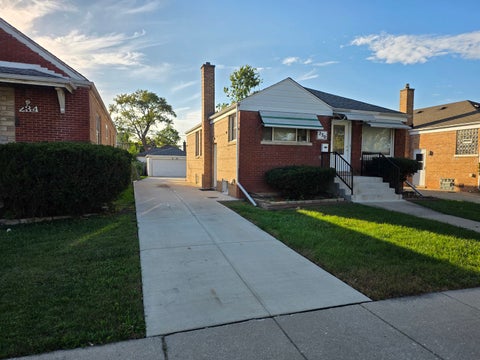 Tiny photo for 230 Bellwood Avenue, Bellwood, IL 60104 (MLS # 12778900)