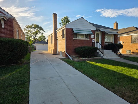 Tiny photo for 230 Bellwood Avenue, Bellwood, IL 60104 (MLS # 12778900)