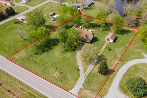 Tiny photo for 18199 Pittsburg Road, Marion, IL 62959 (MLS # 12613281)
