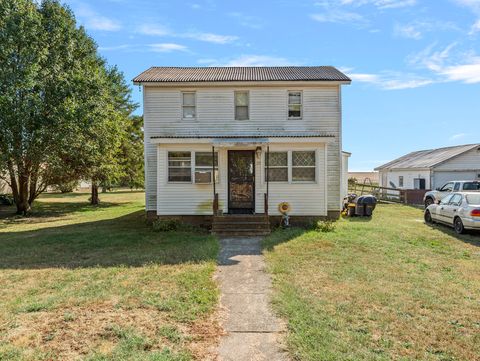 215 Grove Street Weldon IL 61882