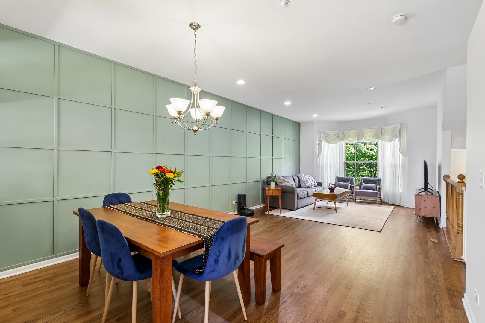 654 Astor Lane