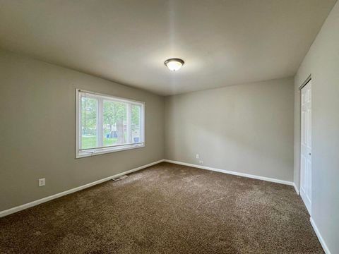 Tiny photo for 824 Dartmouth Avenue, Matteson, IL 60443 (MLS # 12370121)