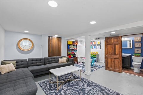 Tiny photo for 9323 S Spaulding Avenue, Evergreen Park, IL 60805 (MLS # 12698983)