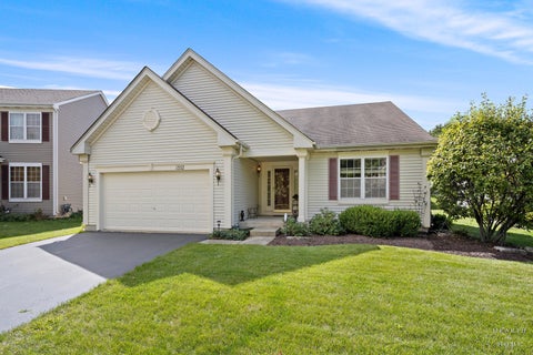 Tiny photo for 1352 Evergreen Lane, Pingree Grove, IL 60140 (MLS # 12767494)