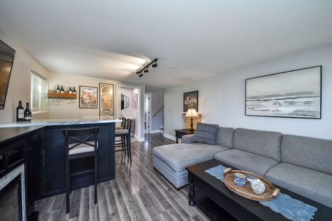 Tiny photo for 252 N Lombard Avenue, Lombard, IL 60148 (MLS # 12474616)