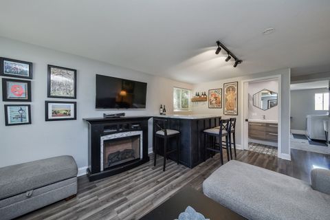 Tiny photo for 252 N Lombard Avenue, Lombard, IL 60148 (MLS # 12474616)