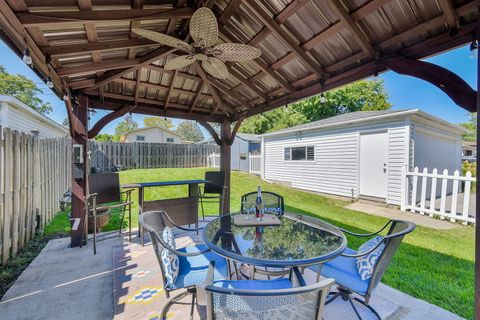 Tiny photo for 252 N Lombard Avenue, Lombard, IL 60148 (MLS # 12474616)
