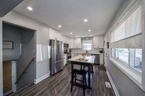 Tiny photo for 252 N Lombard Avenue, Lombard, IL 60148 (MLS # 12474616)