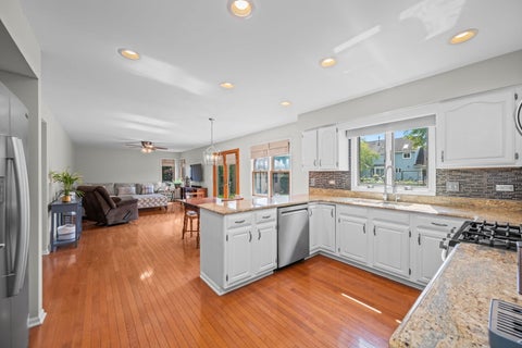Tiny photo for 314 Stonebridge Way, Mundelein, IL 60060 (MLS # 12740147)