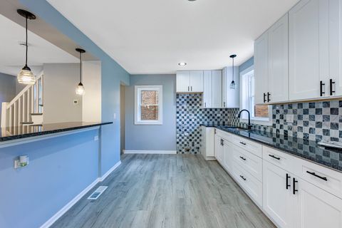 Tiny photo for 9252 S Sacramento Avenue, Evergreen Park, IL 60805 (MLS # 12494898)