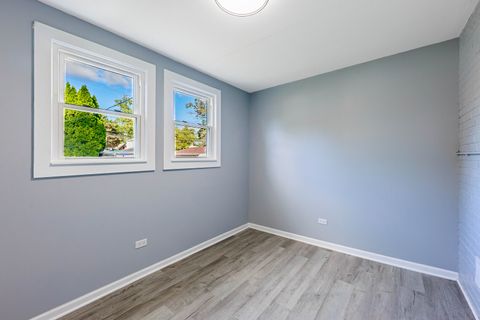 Tiny photo for 9252 S Sacramento Avenue, Evergreen Park, IL 60805 (MLS # 12494898)