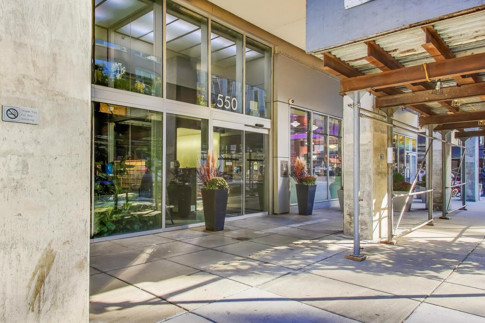 550 N Saint Clair Street 1303