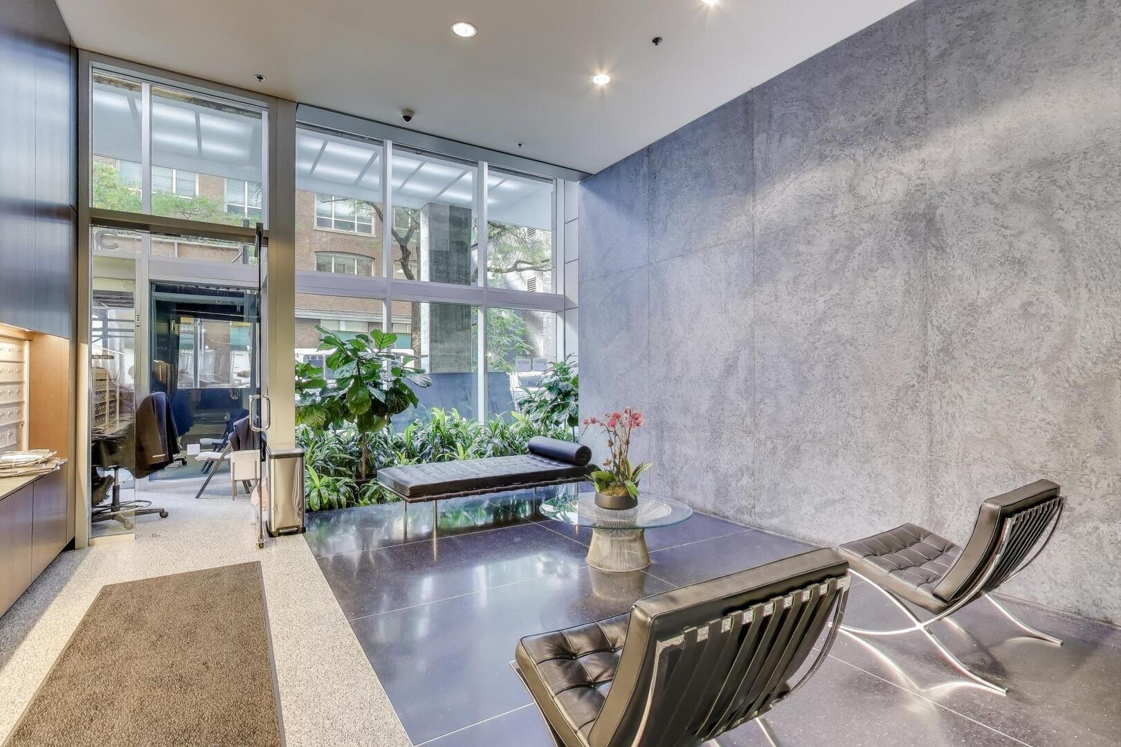 550 N Saint Clair Street 1303