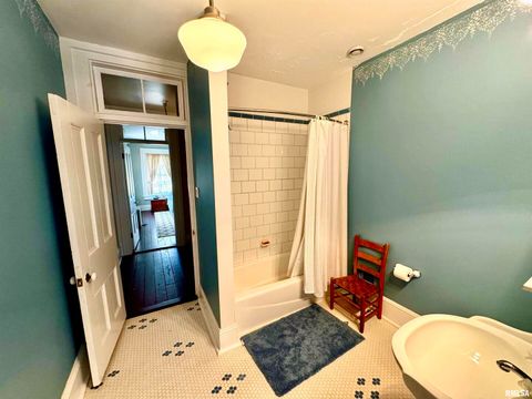 Tiny photo for 110 E JEFFERSON Street, New Boston, IL 61272 (MLS # QC4269757)