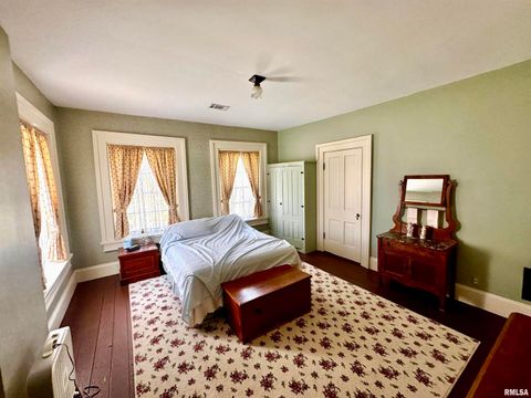 Tiny photo for 110 E JEFFERSON Street, New Boston, IL 61272 (MLS # QC4269757)