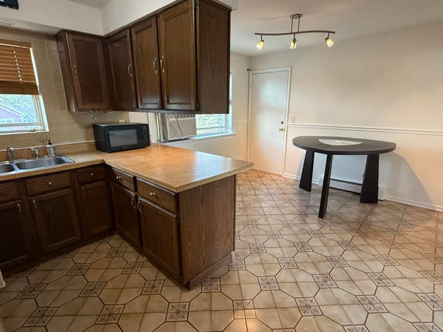 5779 N Northwest Highway 103