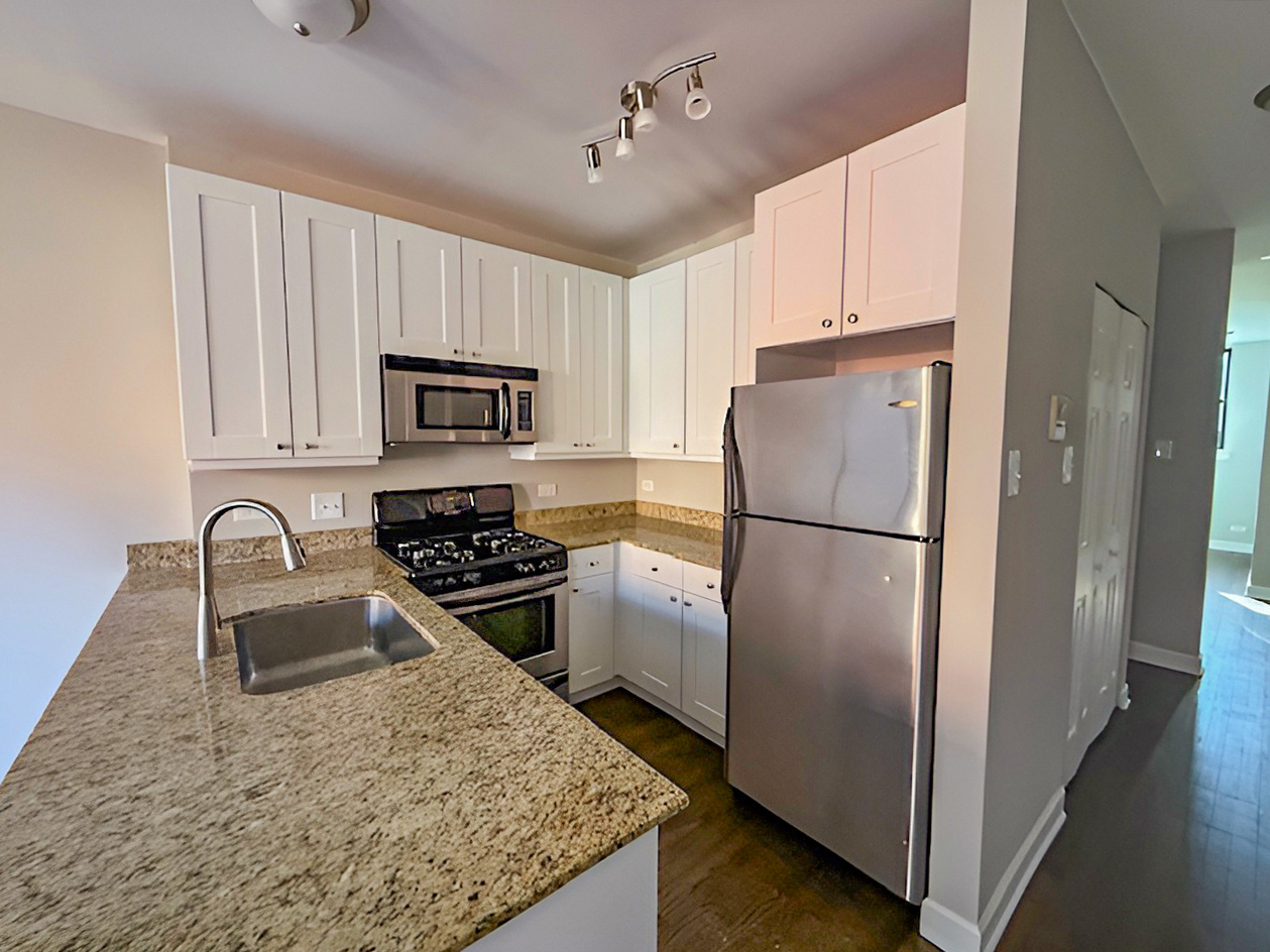 7007 N Wolcott Avenue 3