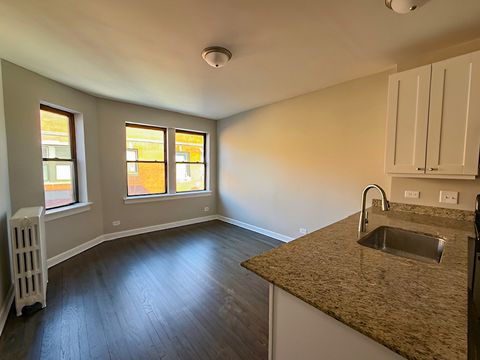 Tiny photo for 7007 N Wolcott Avenue #3, Chicago, IL 60626 (MLS # 12556426)