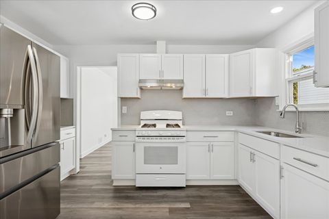 Tiny photo for 821 Oakwood Drive, Round Lake Beach, IL 60073 (MLS # 12517507)