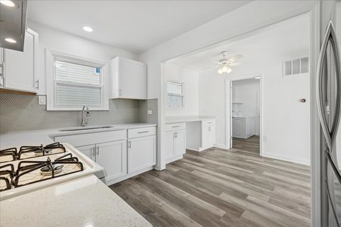 Tiny photo for 821 Oakwood Drive, Round Lake Beach, IL 60073 (MLS # 12517507)