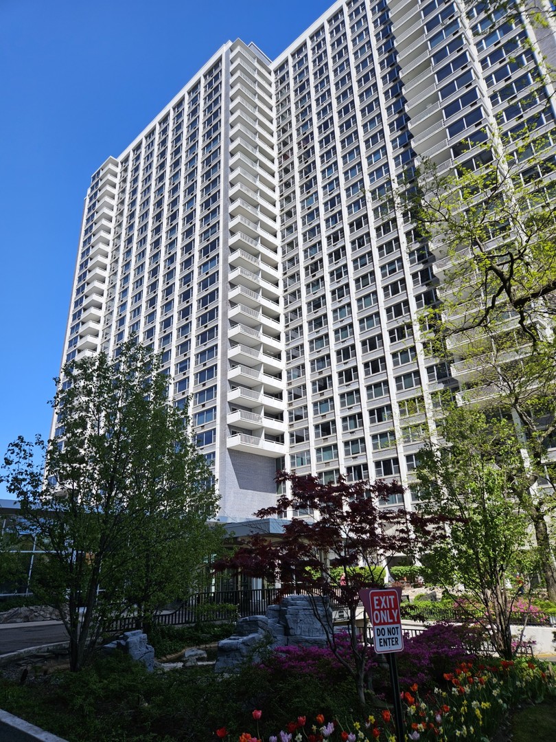 4250 N Marine Drive 511