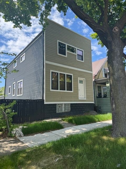 7846 S St Lawrence Avenue Chicago IL 60619