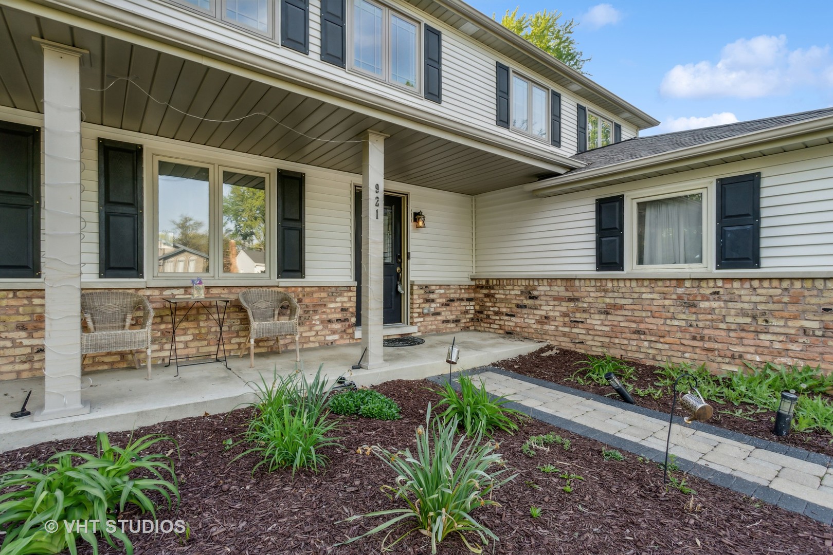 921 Creekside Circle